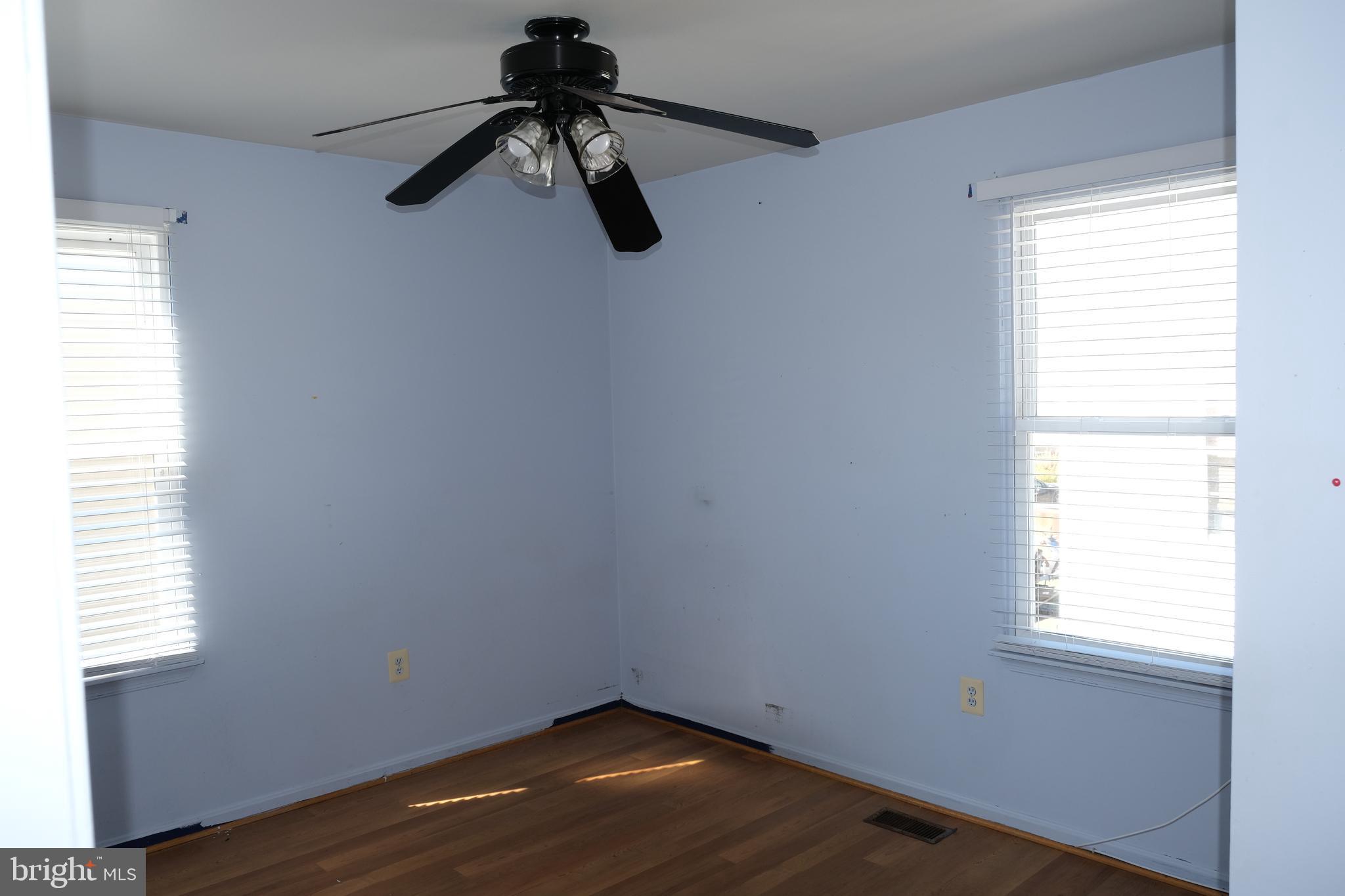 7802 East Shore Road Pasadena, MD 21122 - Photo 13 of 29 Gallery Image 13