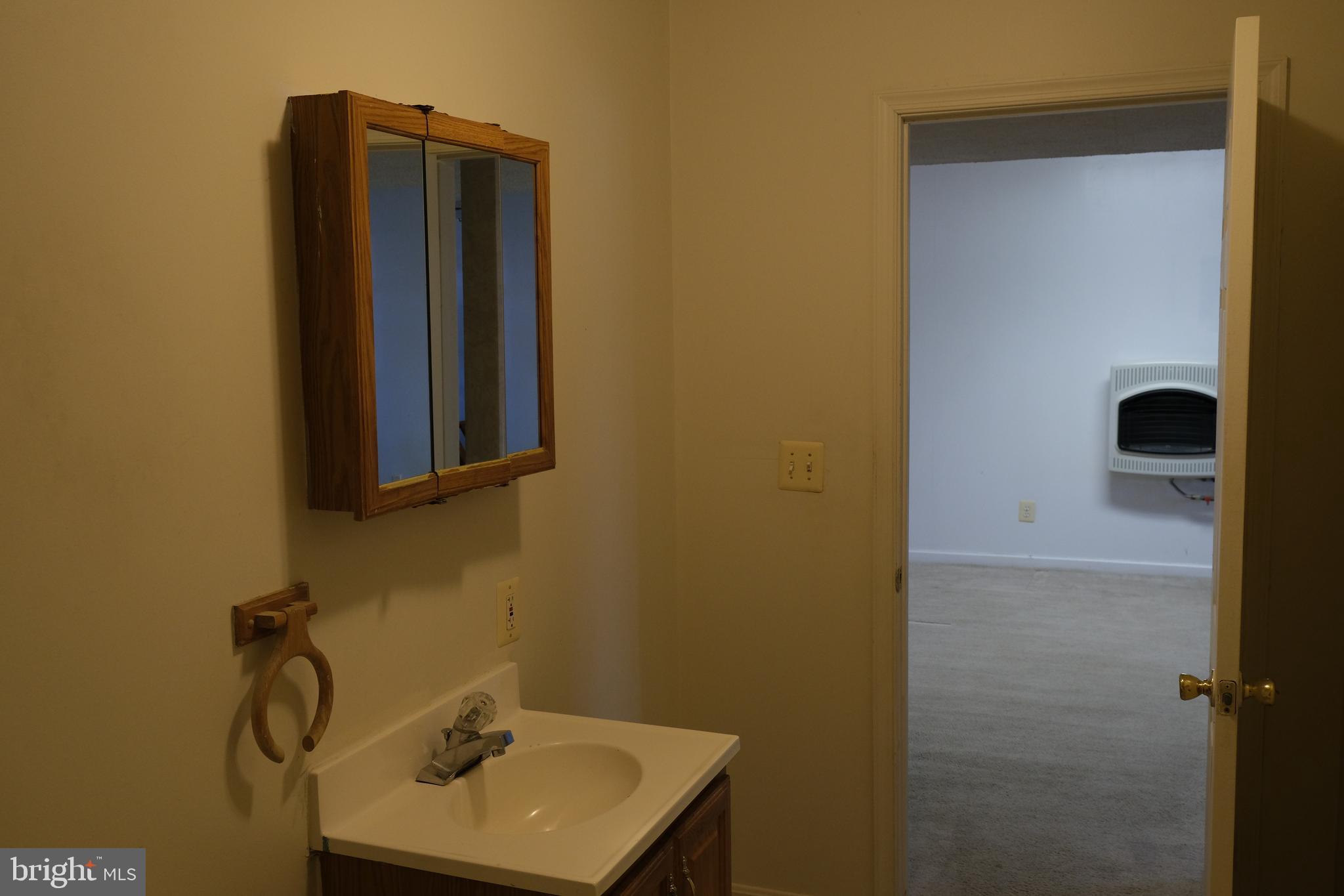 7802 East Shore Road Pasadena, MD 21122 - Photo 27 of 29 Gallery Image 27