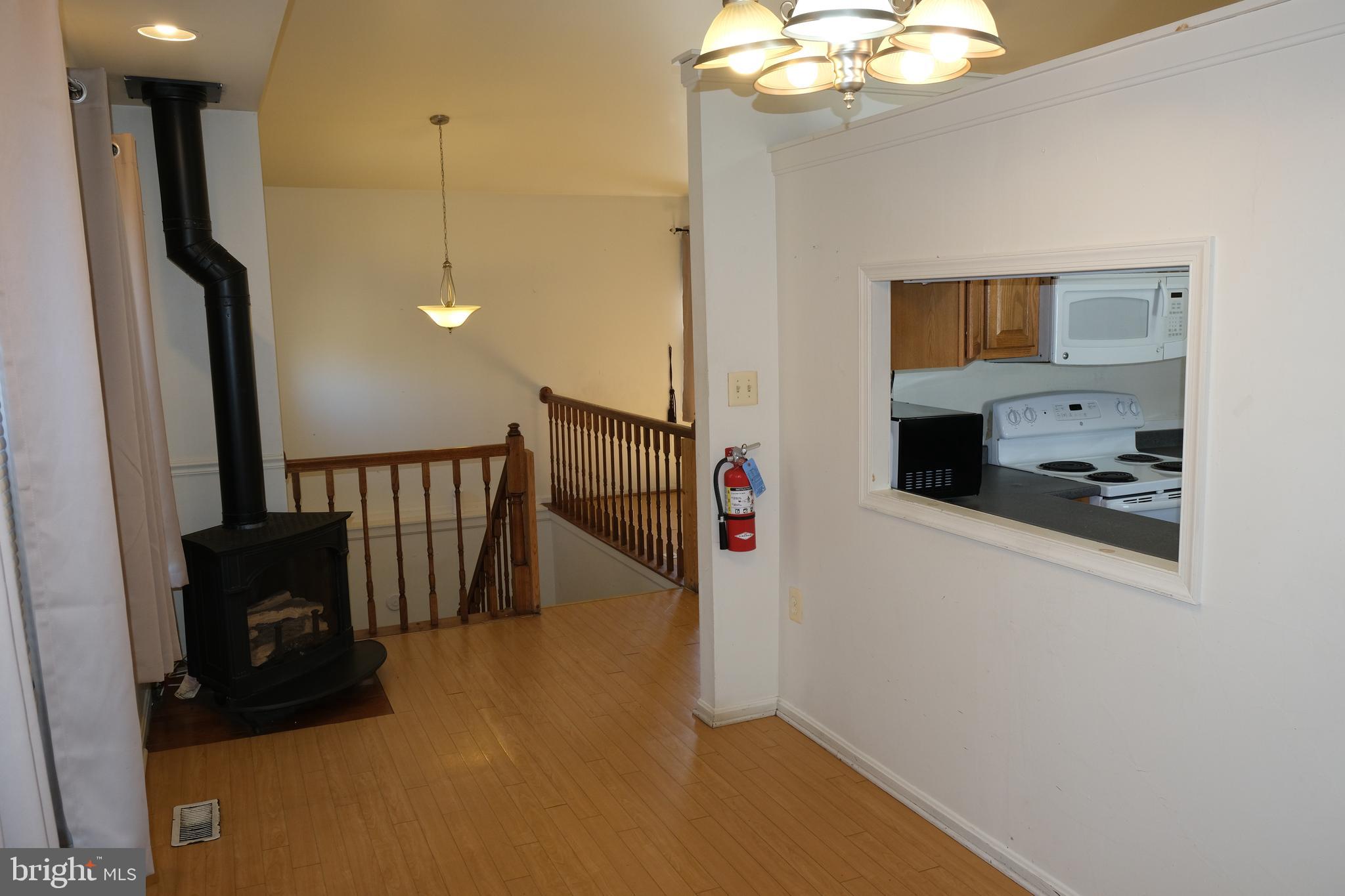 7802 East Shore Road Pasadena, MD 21122 - Photo 6 of 29 Gallery Image 6