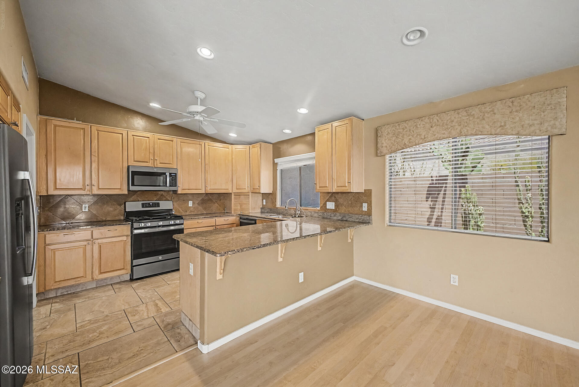 573 West Silvertip Road Oro Valley, AZ 85737 - Photo 9 of 32