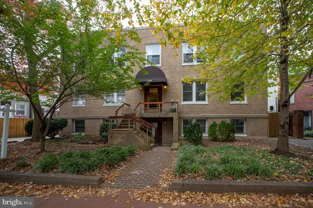 $588,000 | 220 13th Street Southeast, Unit 24, Washington, DC 20003
