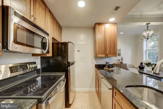 $588,000 | 220 13th Street Southeast, Unit 24, Washington, DC 20003