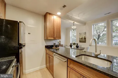 $588,000 | 220 13th Street Southeast, Unit 24, Washington, DC 20003