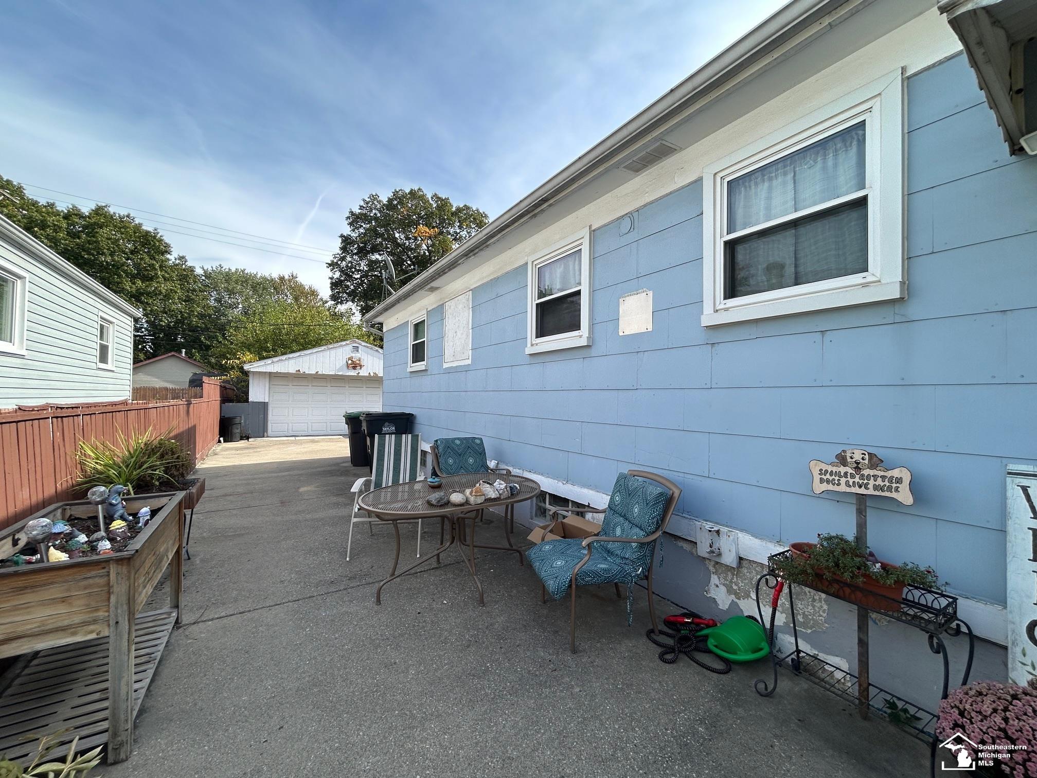 6349 Beech Daly Road Taylor, MI 48180 - Photo 9 of 11 50193222-7ef13c1d-a75c-4c85-8000-52fd717539c2.JPG