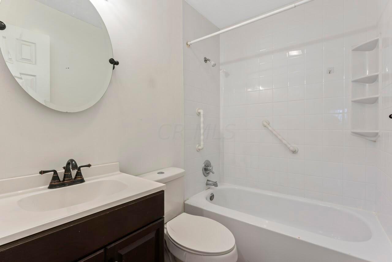 242 Fieldpoint Road Heath, OH 43056 - Photo 24 of 31 242 Fieldpoint Road 033
