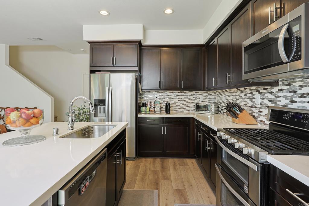 2037 Tango Loop, Unit 2 Chula Vista, CA 91915 - Photo 4 of 60