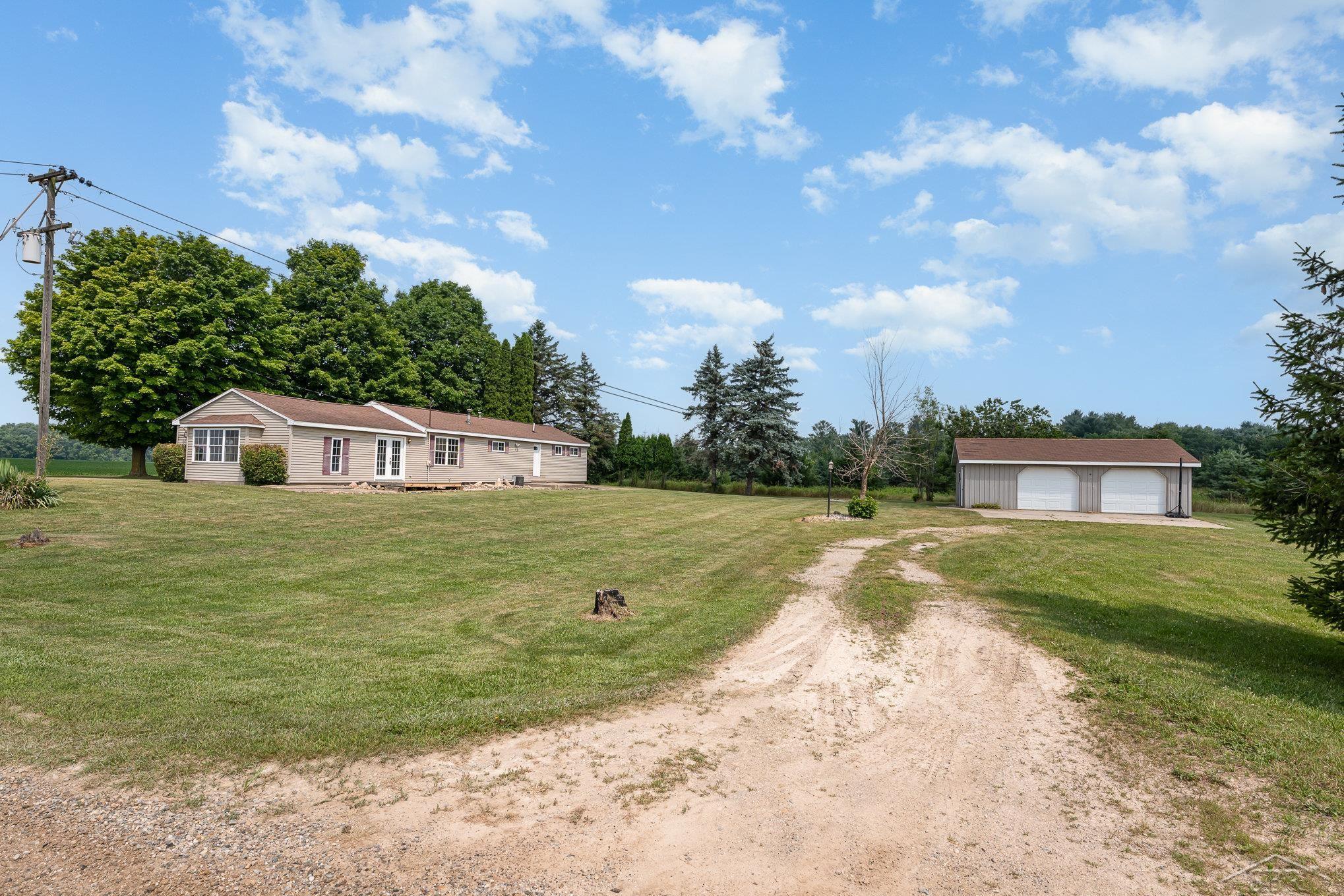 5010 North Pendall Road Alma, MI 48801 - Photo 27 of 28 50181736-95ec4bdb-ab6c-44d6-af79-da24c6683769.JPG