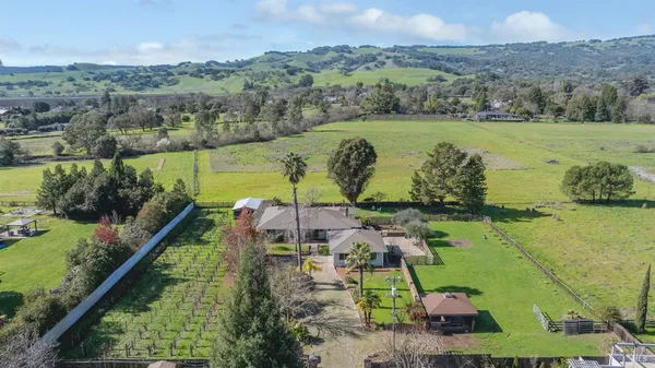 $1,595,000 | 19346 Orange Avenue, Sonoma, CA 95476