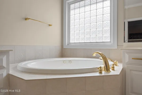 $449,900 | 2094 Autumn Drive, Kinston, NC 28501