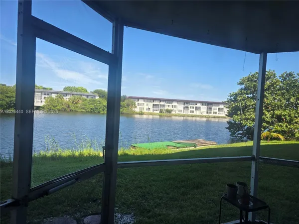 $150,000 | 1304 Northeast 191st Street, Unit A128, Miami, FL 33179
