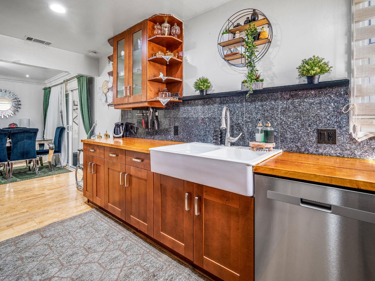 2580 Roslyn Way Sacramento, CA 95821 - Photo 13 of 28