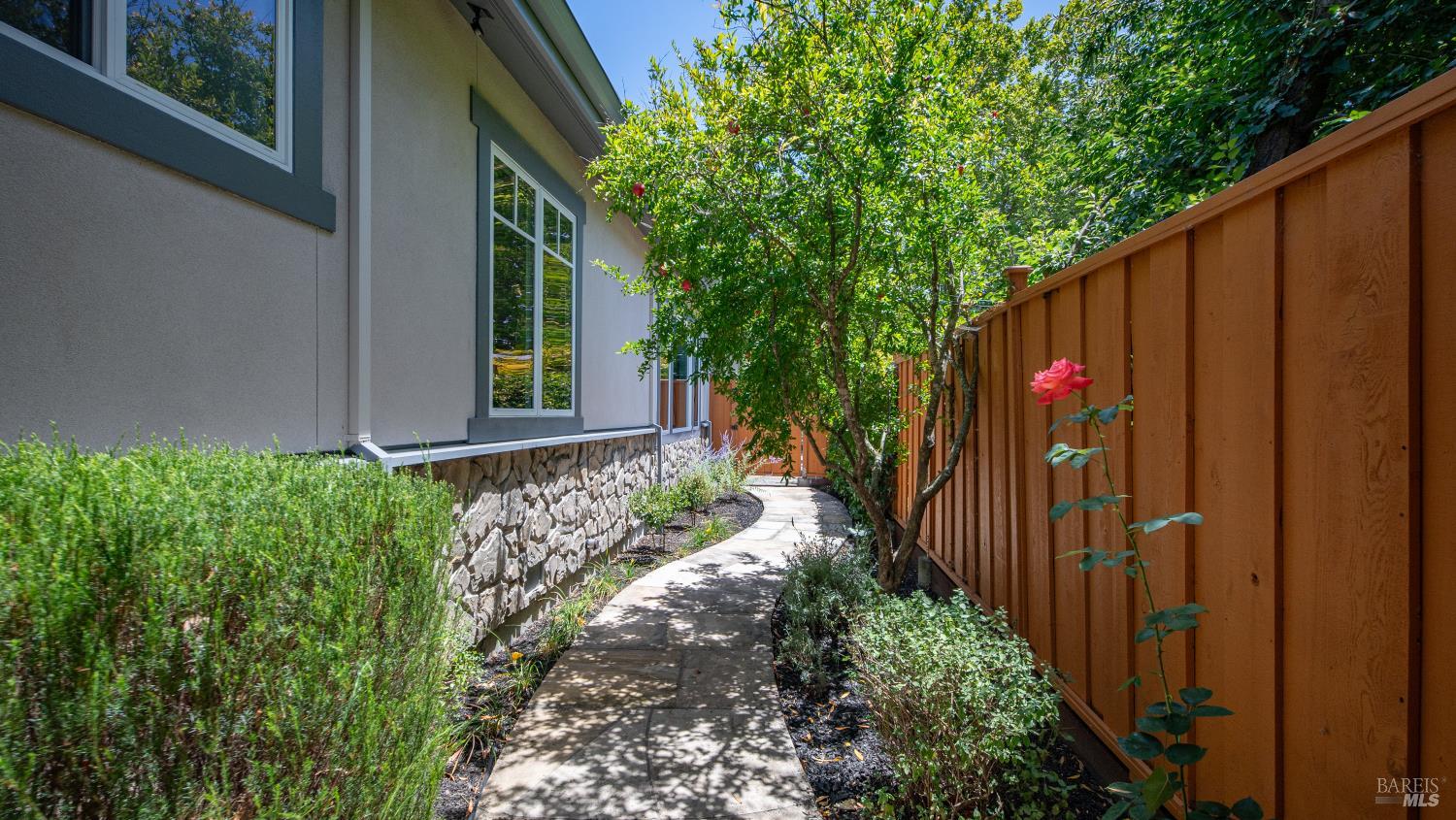 21 Eye Street San Rafael, CA 94901 - Photo 73 of 92