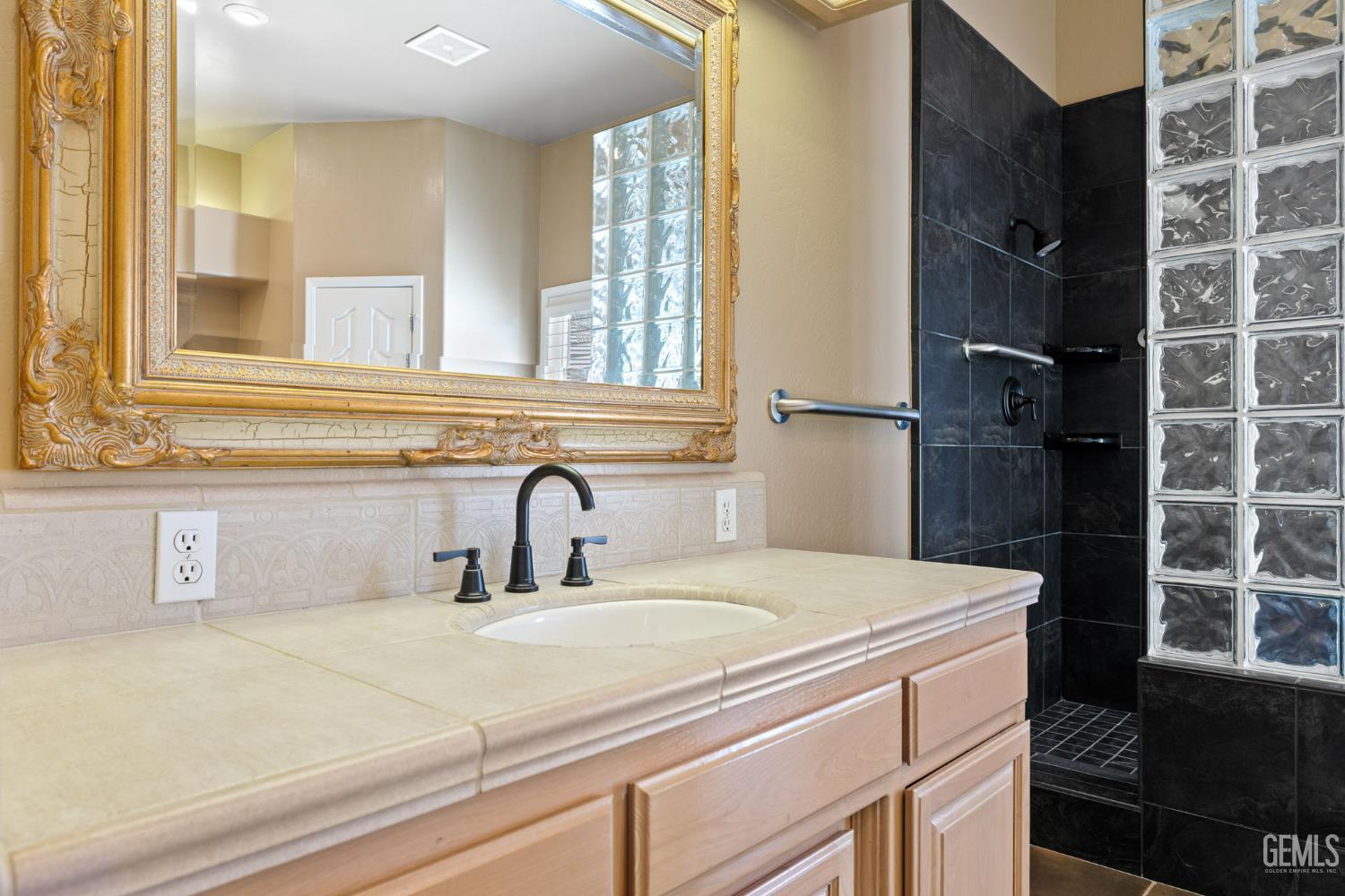 Undisclosed Address Bakersfield, CA 93308 - Photo 14 of 30