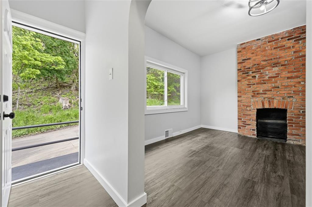 12 Boston Street Pittsburgh, PA 15212 - Photo 4 of 31 Gallery Image 4