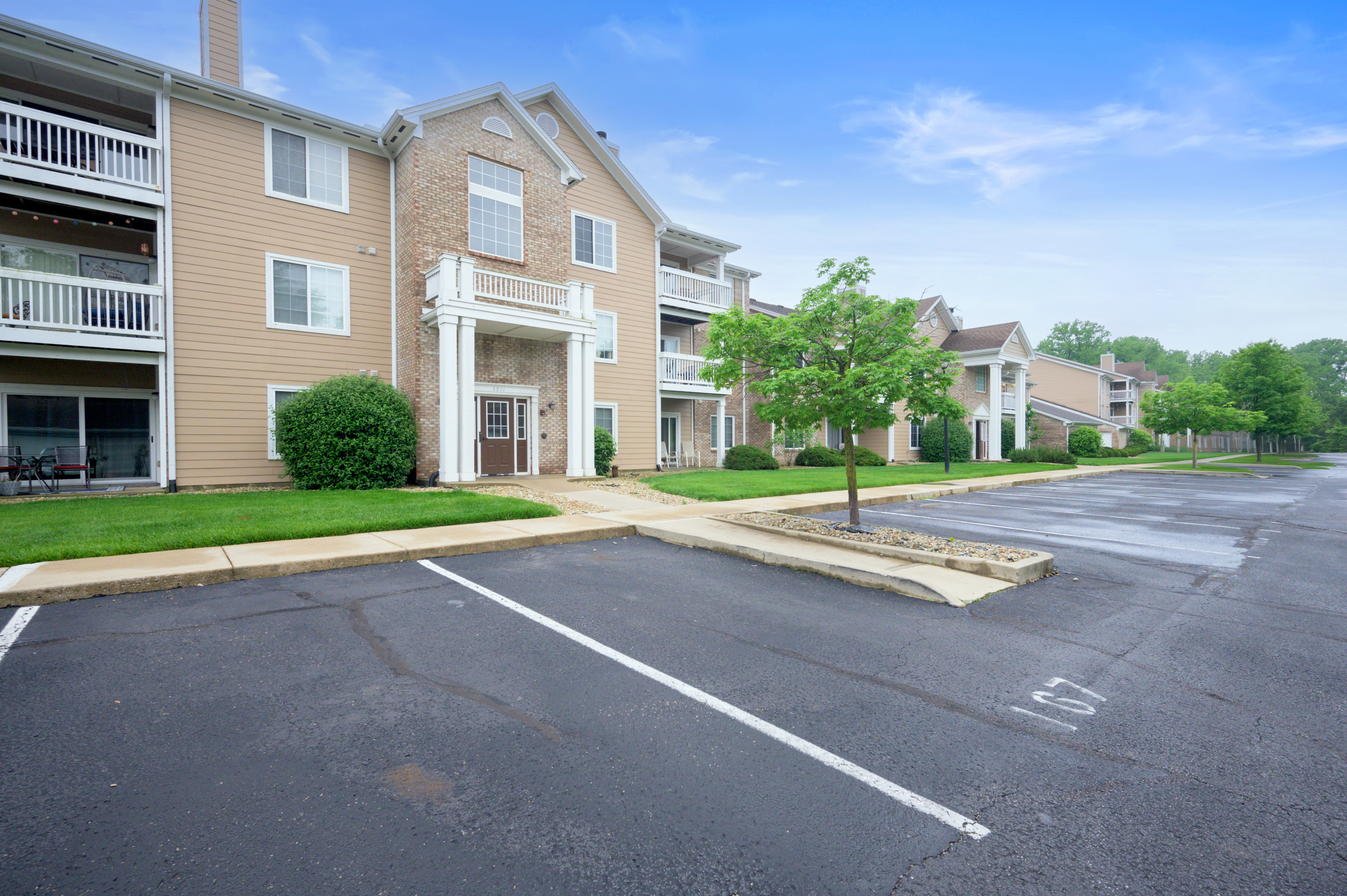 5011 Opal Ridge Lane, Unit 206 Indianapolis, IN 46237 - Photo 3 of 19