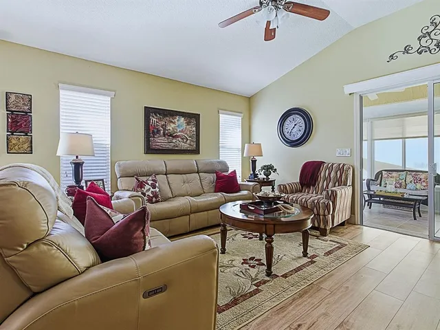 $399,000 | 2121 Aber Lane, The Villages, FL 32163