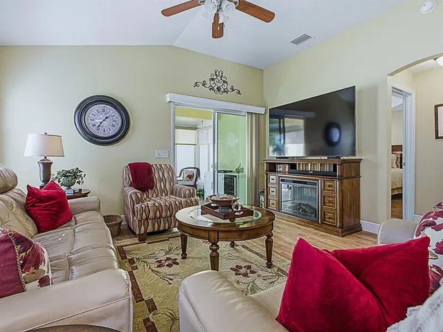 $399,000 | 2121 Aber Lane, The Villages, FL 32163