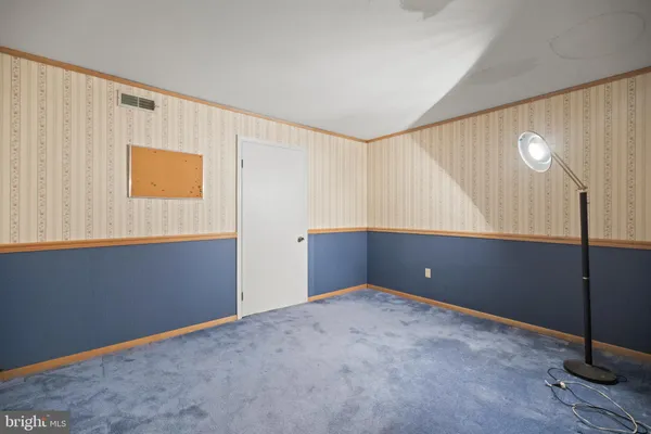 an empty room with closet
