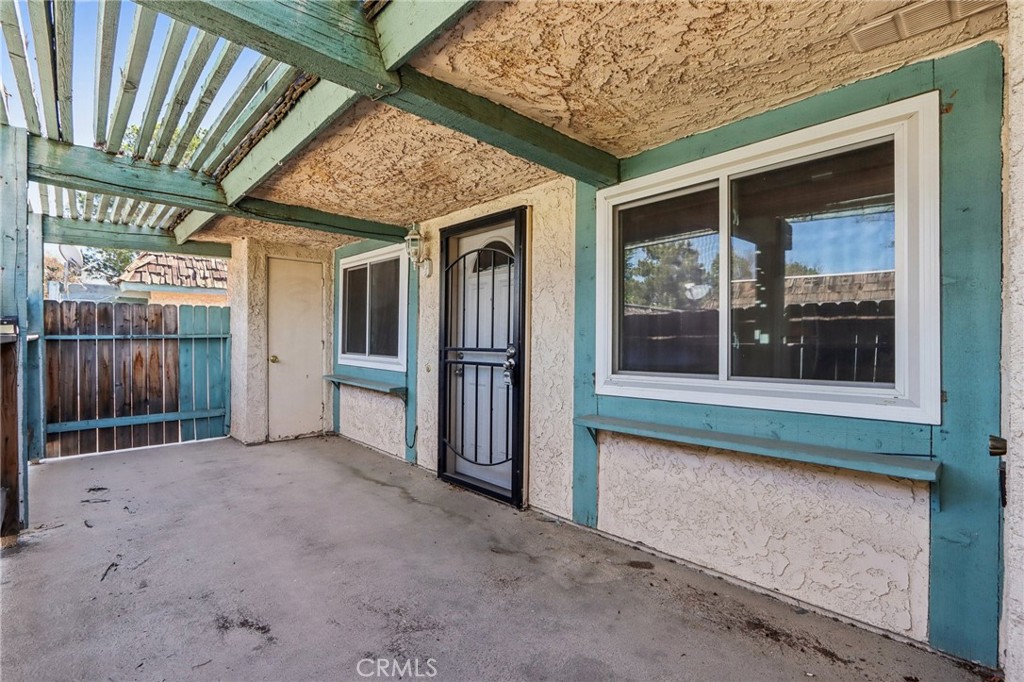 2561 Gonzaga Lane Riverside, CA 92507 - Photo 12 of 48