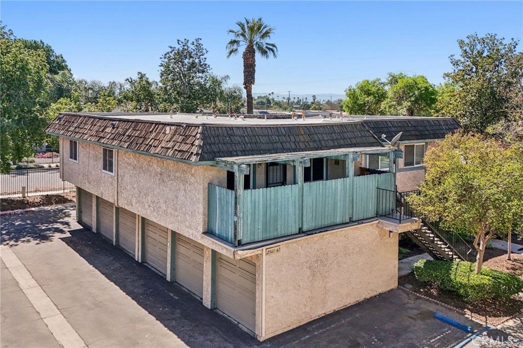 2561 Gonzaga Lane Riverside, CA 92507 - Photo 6 of 48 a view of a house next to a yard