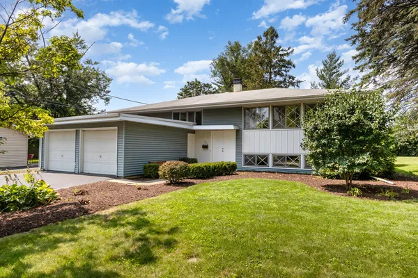 $3,850 | 29 Robin Hill Drive, Naperville, IL 60540