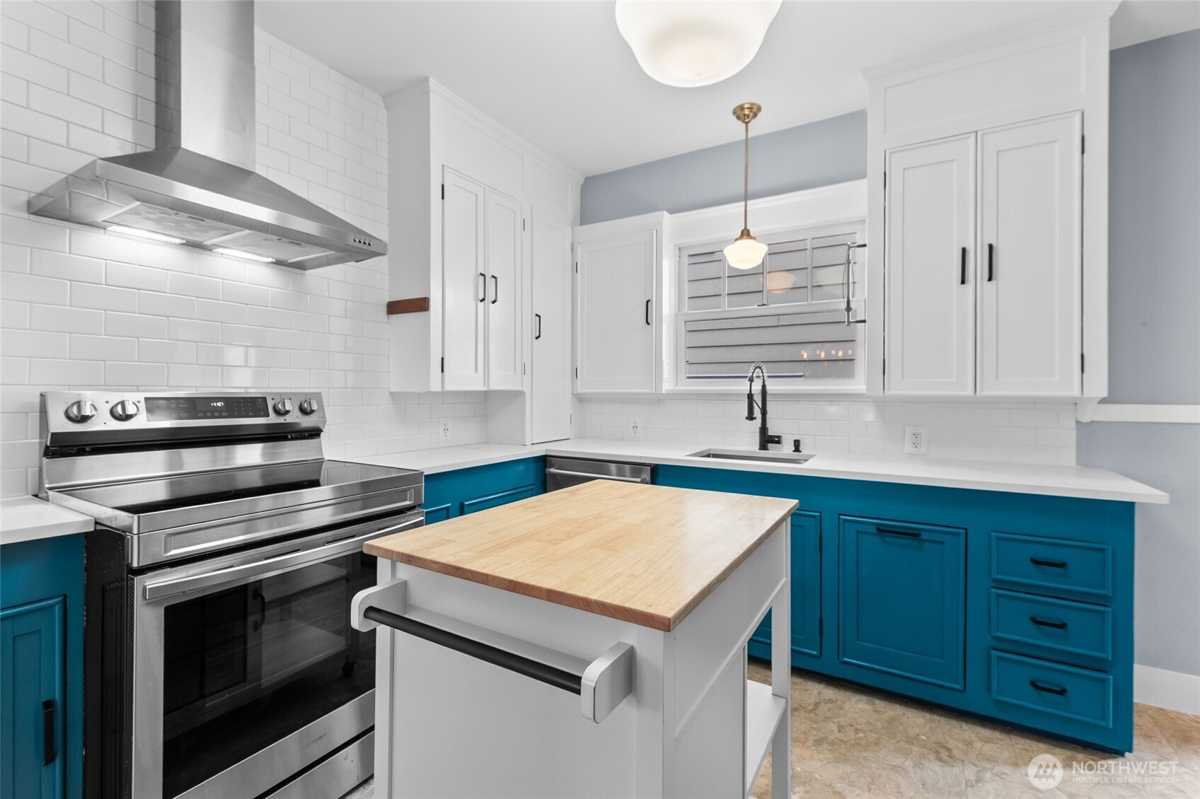 731 North 80th Street Seattle, WA 98103 - Photo 9 of 38