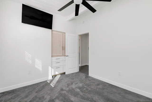 a view of a livingroom with an empty space