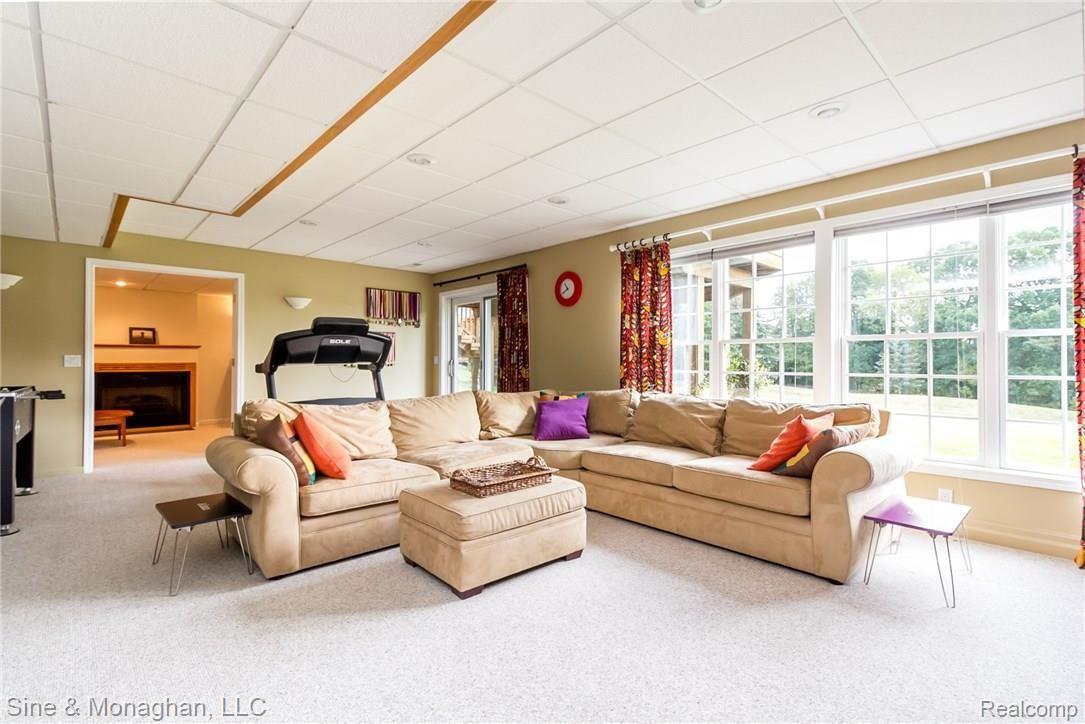 1120 Miners Run Rochester, MI 48306 - Photo 23 of 31 2nd Family room in lower Level