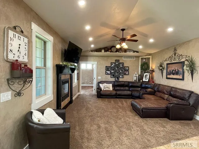 $1,000,000 | 431 Tressel Road, Blackfoot, ID 83221