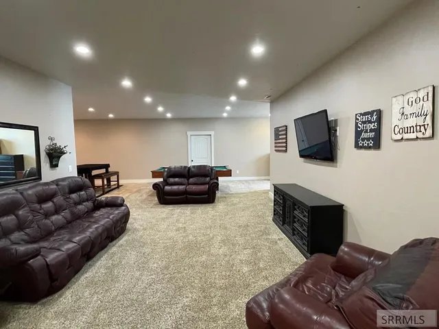 $1,000,000 | 431 Tressel Road, Blackfoot, ID 83221