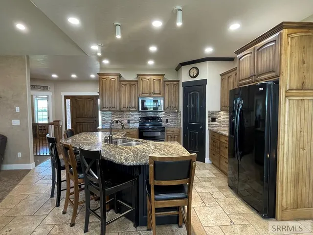 $1,000,000 | 431 Tressel Road, Blackfoot, ID 83221