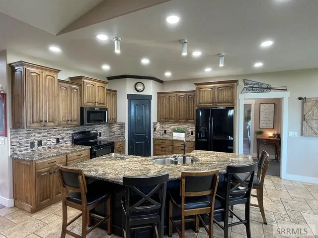 $1,000,000 | 431 Tressel Road, Blackfoot, ID 83221