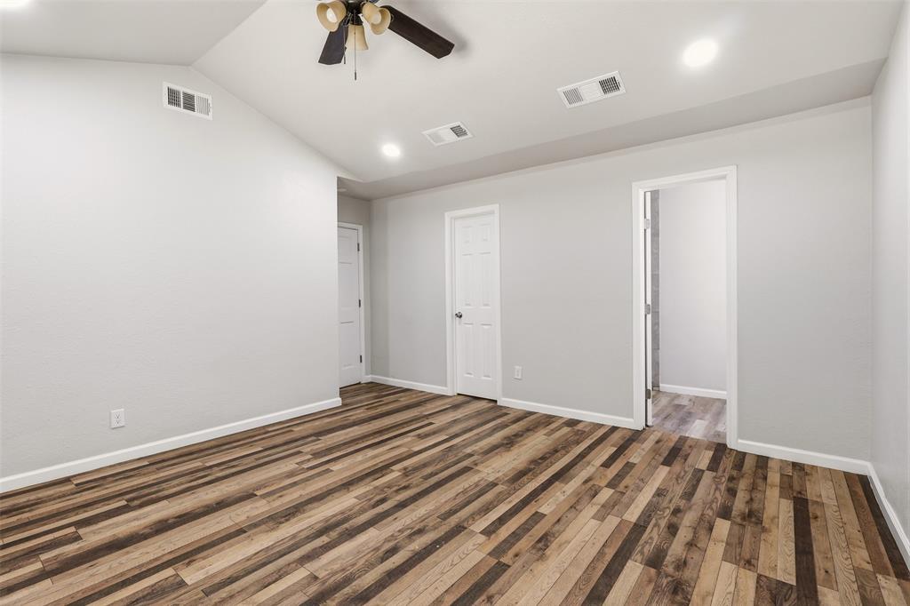 103 Calhoun Bend Azle, TX 76020 - Photo 14 of 32 Gallery Image 14