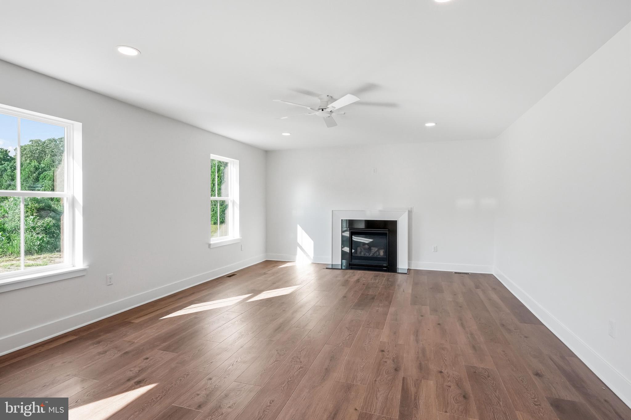 413 Atco Avenue Atco, NJ 08004 - Photo 9 of 38