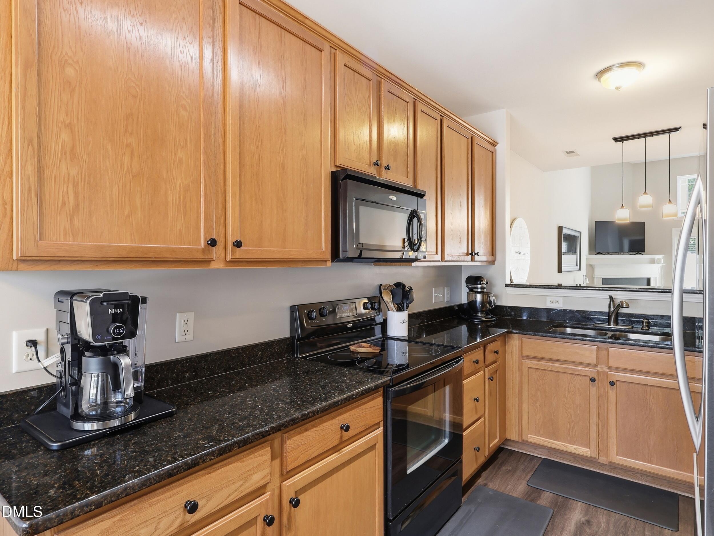 2505 Asher View Court Raleigh, NC 27606 - Photo 6 of 34
