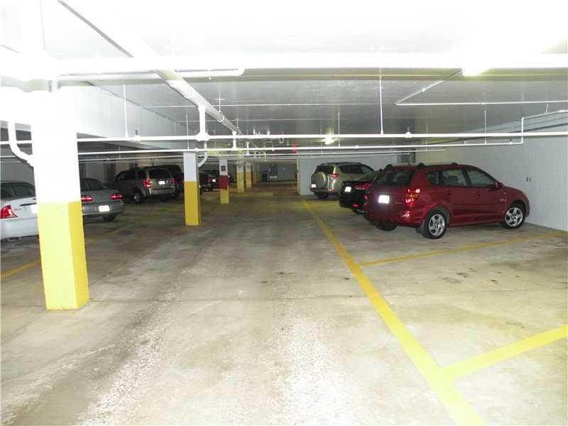 551 Sloop Road, Unit 62 Pittsburgh, PA 15237 - Photo 14 of 14 Parking Lot/Garage.