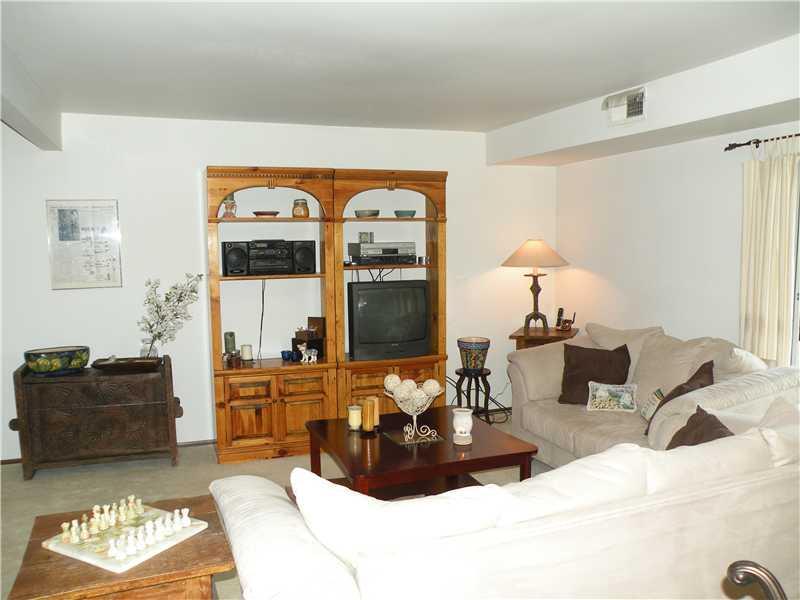 551 Sloop Road, Unit 62 Pittsburgh, PA 15237 - Photo 5 of 14 Living Room.