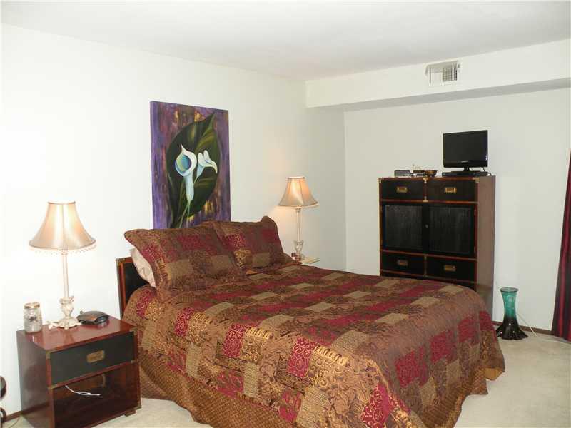 551 Sloop Road, Unit 62 Pittsburgh, PA 15237 - Photo 10 of 14 Master Bedroom.