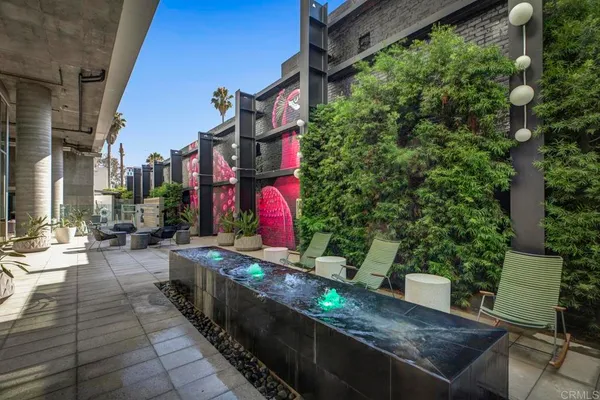 $4,999 | 5750 Hollywood Boulevard, Unit 232, Los Angeles, CA 90028