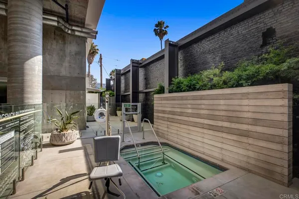 $4,999 | 5750 Hollywood Boulevard, Unit 232, Los Angeles, CA 90028