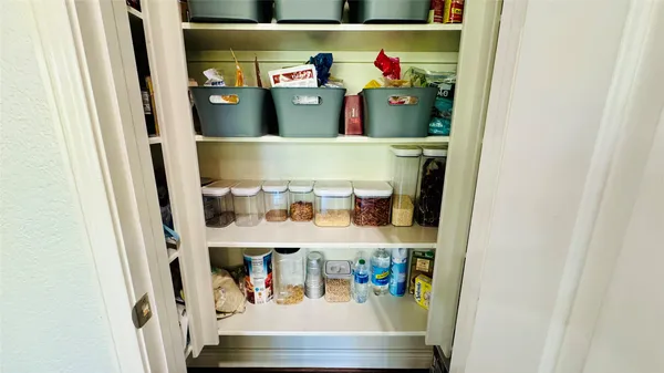 $3,100 | 27 Jonquil Place, Tomball, TX 77375