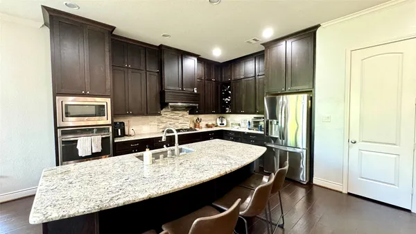 $3,100 | 27 Jonquil Place, Tomball, TX 77375