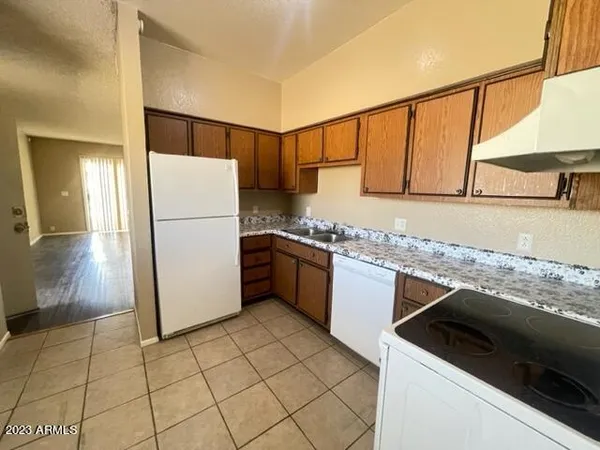 $950 | 2802 East Monte Cristo Avenue, Unit 102, Phoenix, AZ 85032