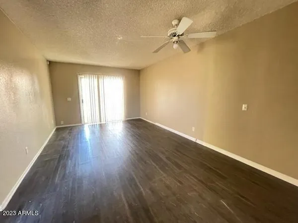 $950 | 2802 East Monte Cristo Avenue, Unit 102, Phoenix, AZ 85032