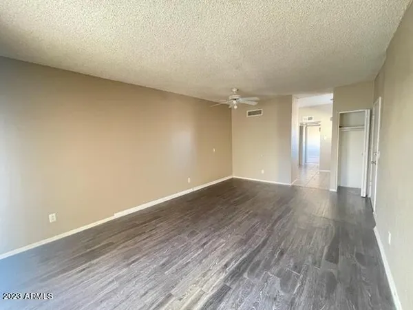 $950 | 2802 East Monte Cristo Avenue, Unit 102, Phoenix, AZ 85032