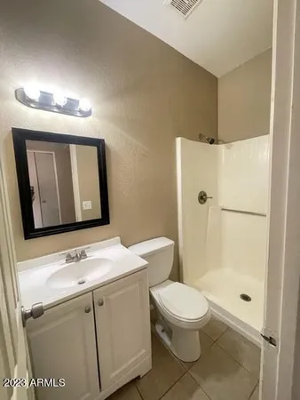 $950 | 2802 East Monte Cristo Avenue, Unit 102, Phoenix, AZ 85032