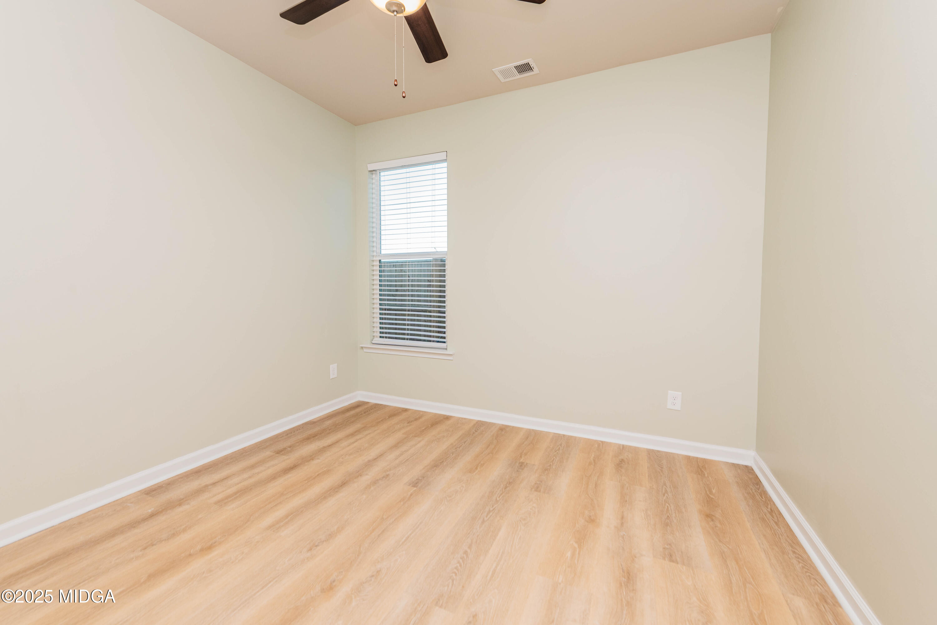116 Red Birch Lane Warner Robins, GA 31093 - Photo 13 of 34 an empty room with a empty space and a window