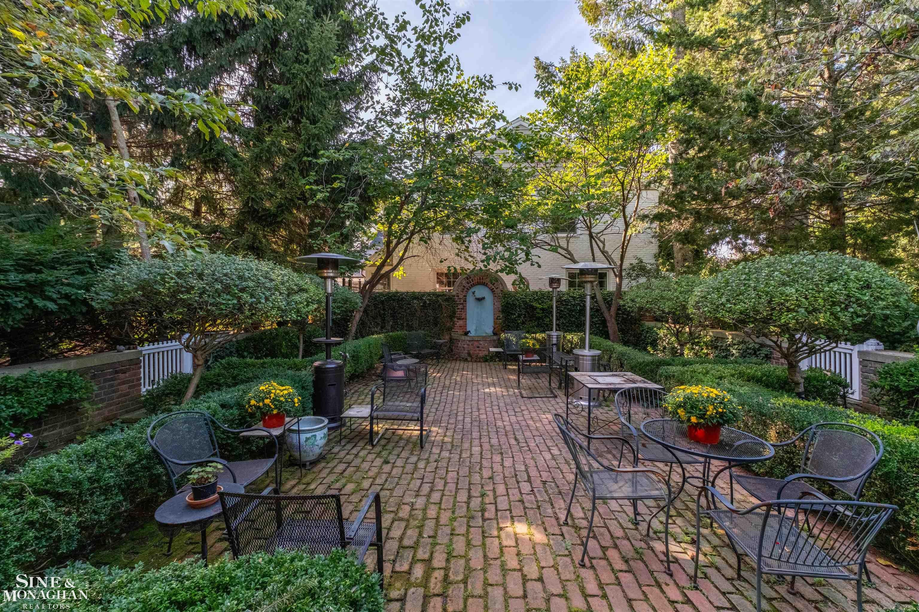 124 Merriweather Road Grosse Pointe Farms, MI 48236 - Photo 28 of 77 Gallery Image 28