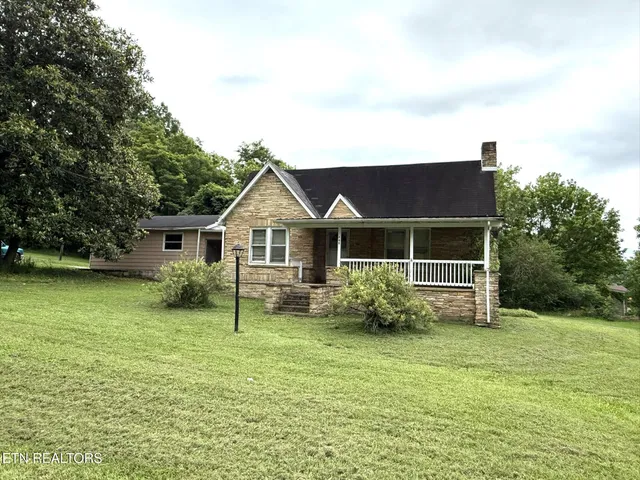 $169,000 | 306 Sunset Drive, Byrdstown, TN 38549