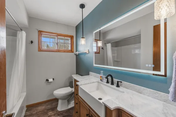 $800,000 | 3975 Margolis Drive, West Bend, WI 53095